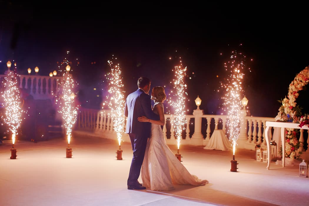 Illuminer un mariage avec des jets de scène
